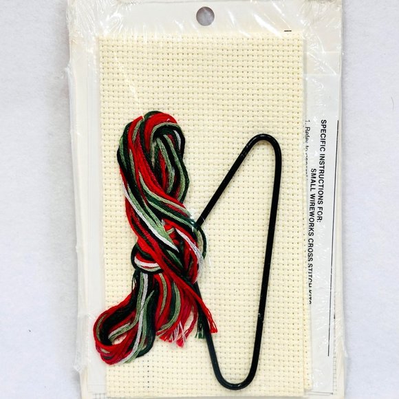 Country Wireworks Noel/Hearts Cross Stitch Kit - Picture 5 of 5
